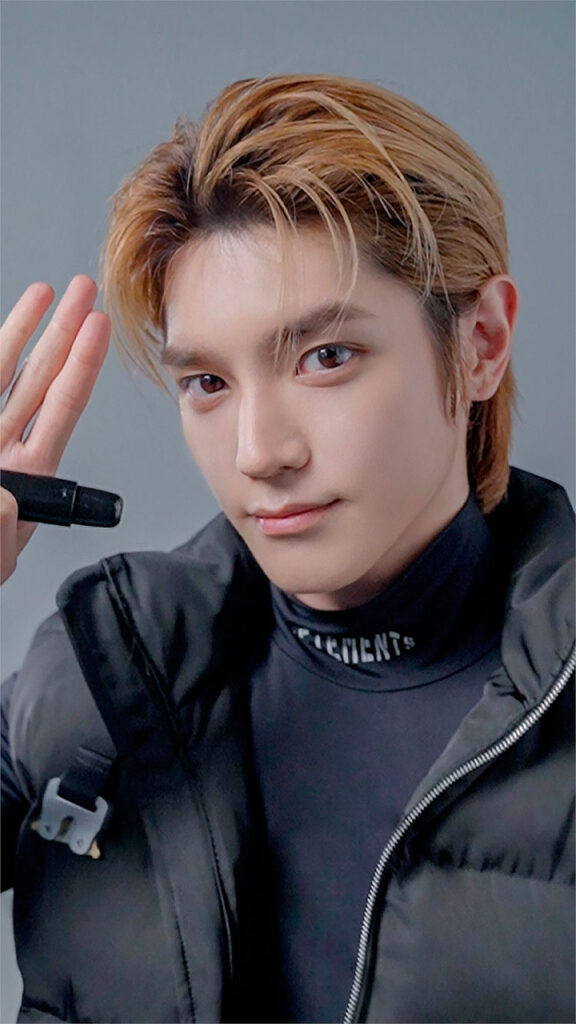 Senior Agent (Selfie) TAEYONG