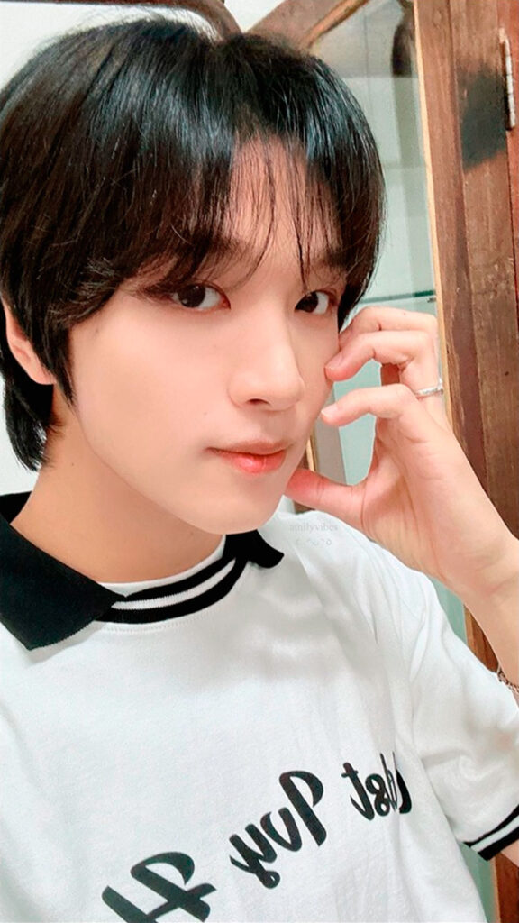 Warm -Up (Selfie) HAECHAN