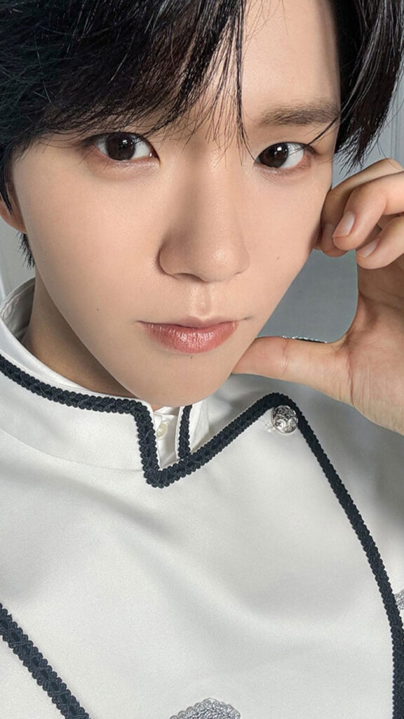 White Agent (Selfie) JAEHEE