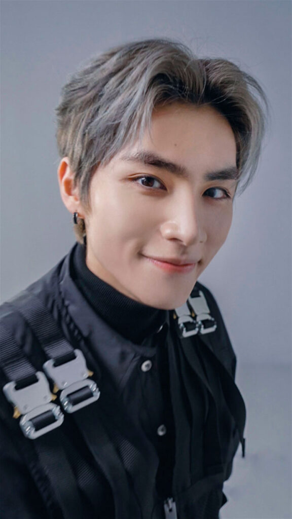 Senior Agent (Selfie) XIAOJUN