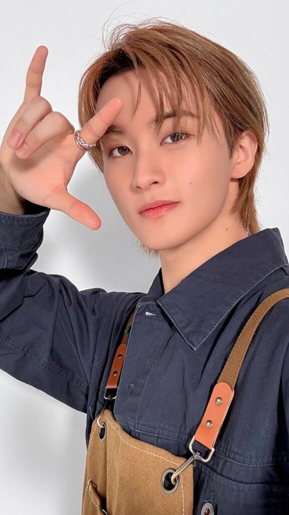 Gardener (Selfie) MARK