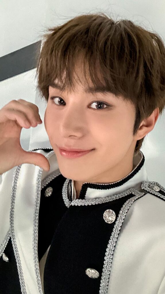 White Agent (Selfie) JUNGWOO