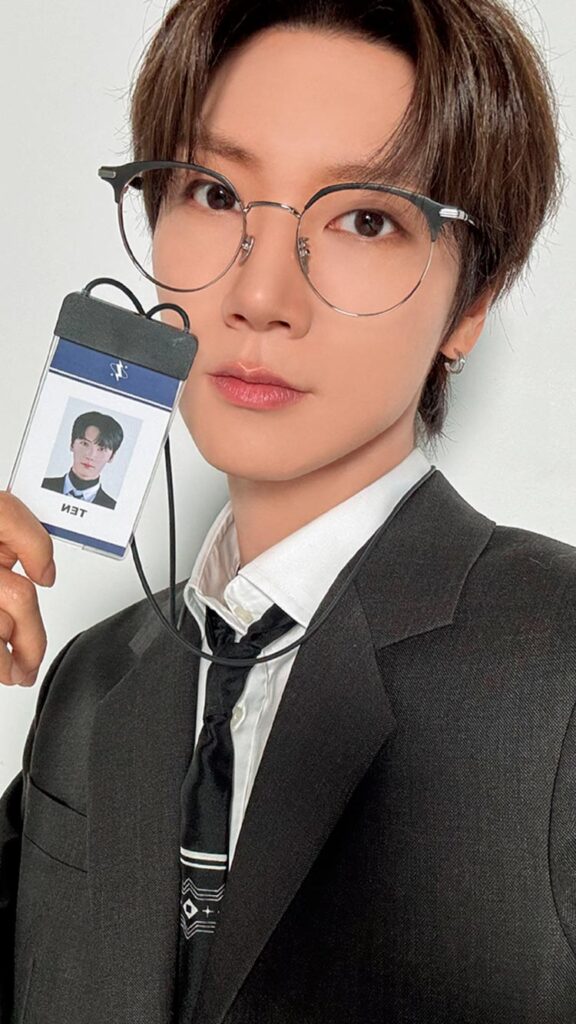 Office Worker (Selfie) TEN