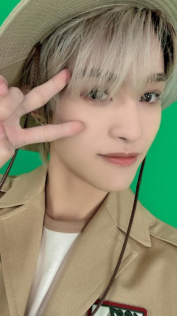 Explorer (Selfie) YANGYANG