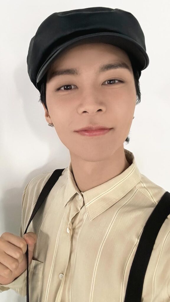 Detective (Selfie) JOHNNY