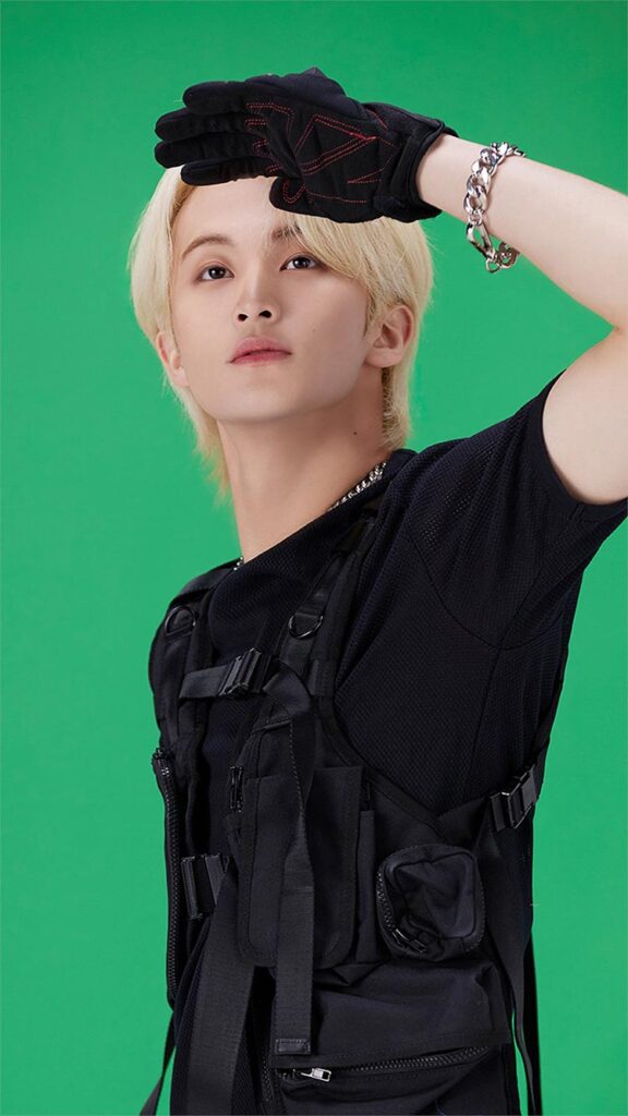 Special Behind MARK